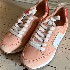 Birdie low rise peach sneakers with White Accents NWOT size 5.5